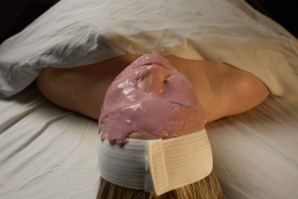 Facials and esthetic treatments in Bloor West Toronto at Bloor West Retreat to refresh skin, enhance glow, and promote natural beauty.